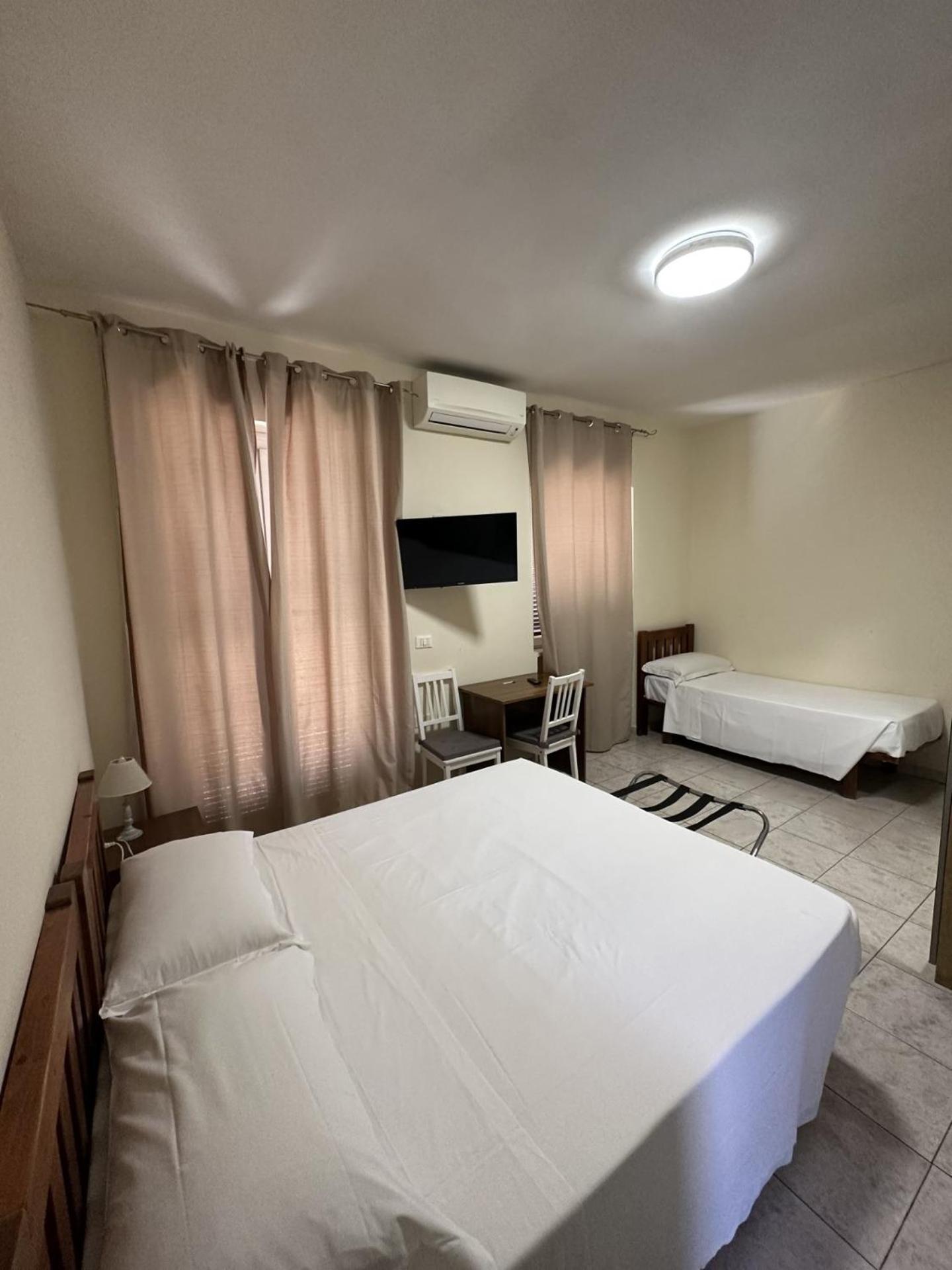 Hotel Le Rose Тиволи-Терме Экстерьер фото
