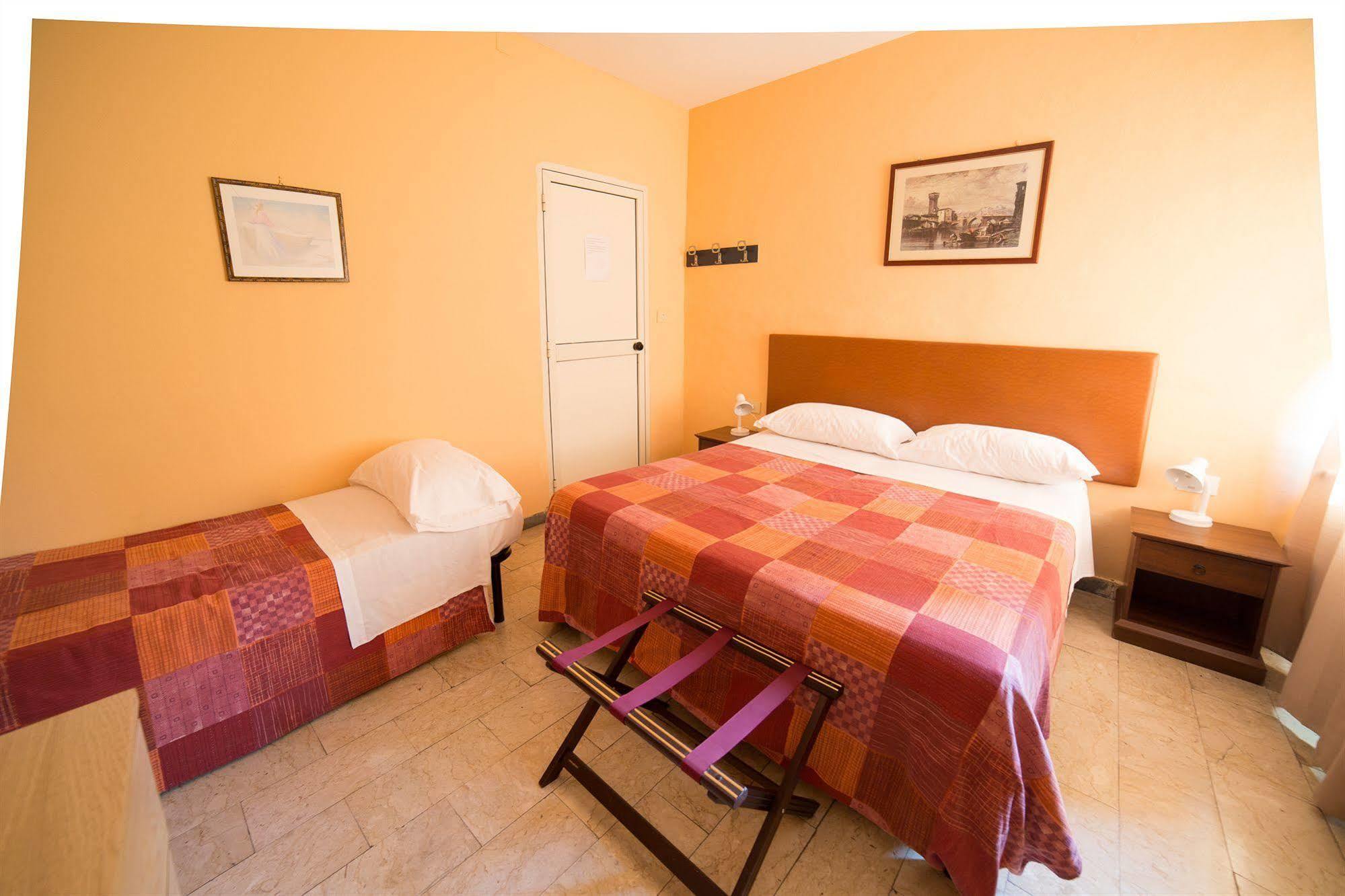 Hotel Le Rose Тиволи-Терме Экстерьер фото